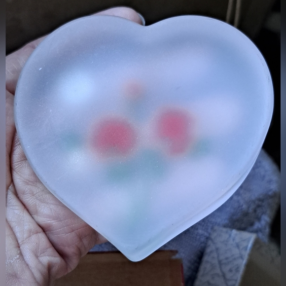 VTG L.E. Smith Handpainted On Frosted Heart Glass Signed Original Box - Picture 4 of 6